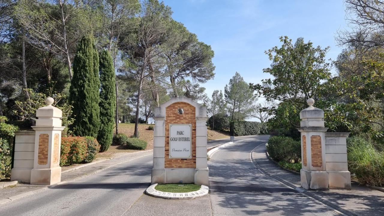 Chez K&D Studio Nature Avec Piscine St Raphael Saint-Raphaël Exteriör bild